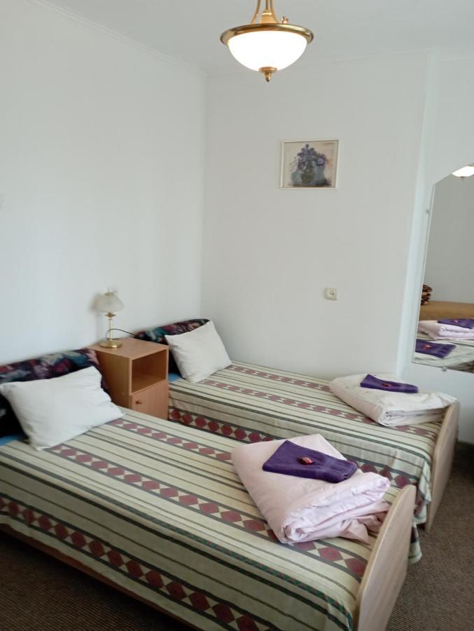 Privatviesnica Zvaigzne Hotell Jūrkalne Exteriör bild